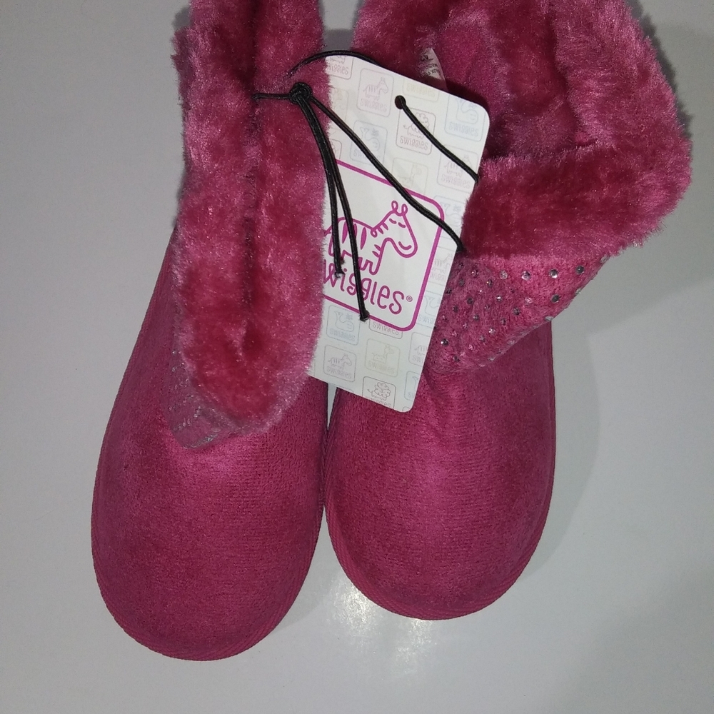 Very nice girls size 7t boots